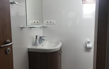 Apartmán s terasou a výhledem na jezero